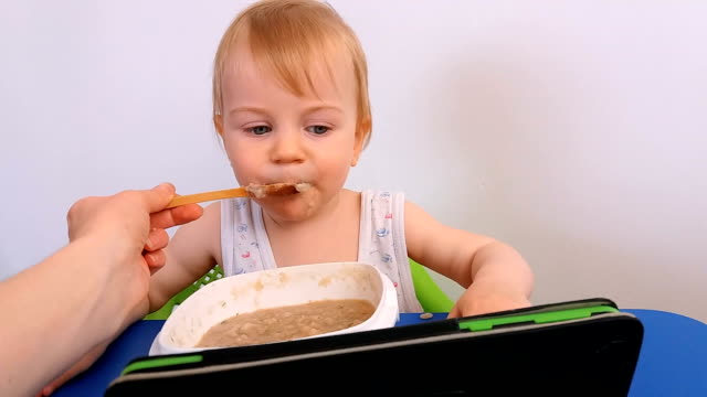 A hozzátáplálás egy tanulási folyamat